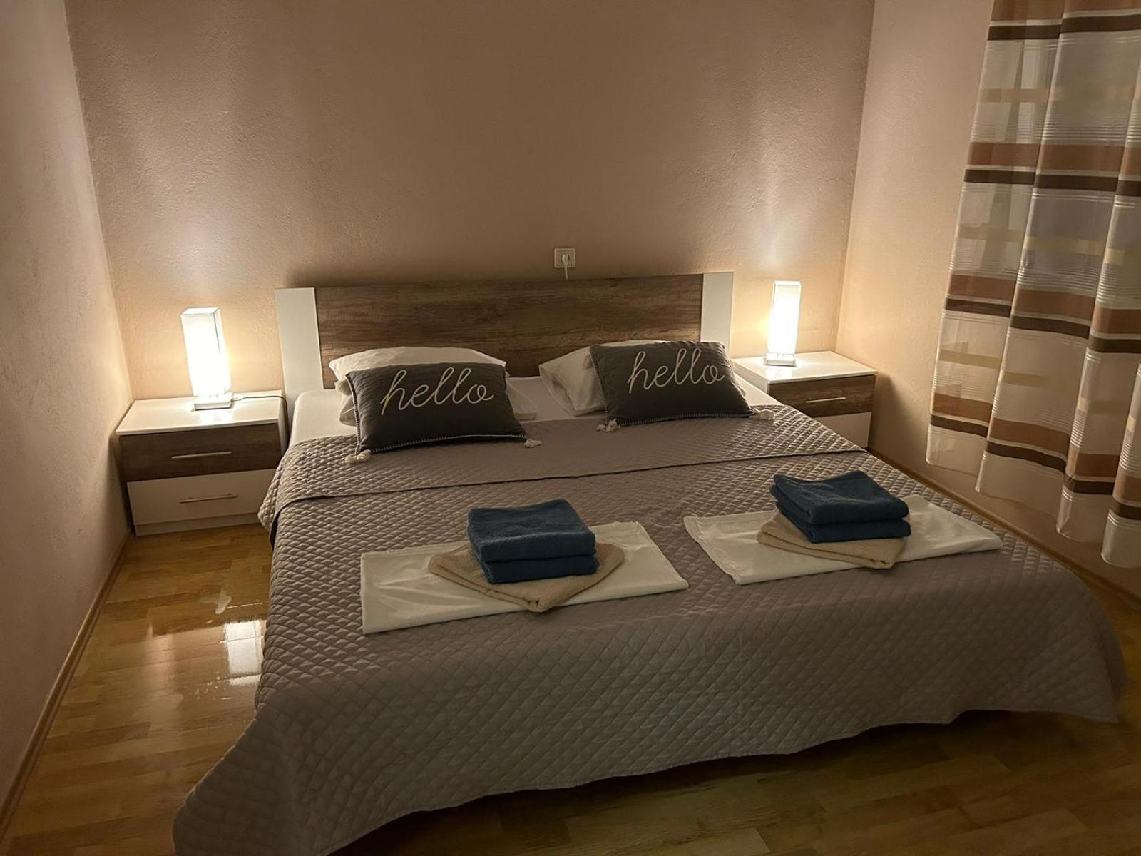 Apartmani Deni ツリクヴェニツァ エクステリア 写真