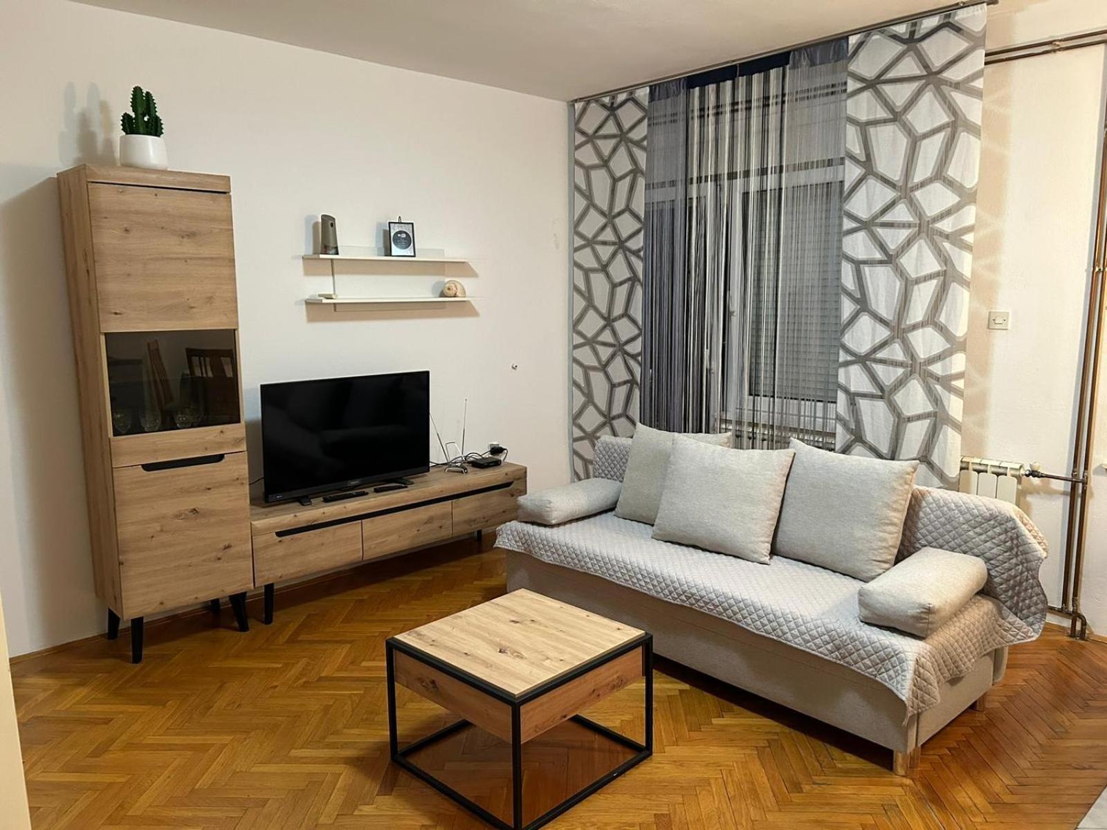 Apartmani Deni ツリクヴェニツァ エクステリア 写真